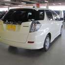  ホンダ フィットシャトルハイブリッド 1.3 スマートセレクション　 （パール） ステーションワゴンの画像