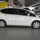  ホンダ フィットハイブリッド 1.3 ナビプレミアムセレクション　 （パール） ハッチバックの画像