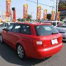  アウディ A4アバント 2.0Sライン　1オーナー禁煙車記録簿付 （レッド） ステーションワゴンの画像