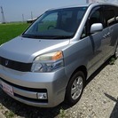  トヨタ ヴォクシー 2.0 V 4WD　 （シルバー） ミニバン