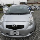  トヨタ ヴィッツ 1.3 F　 （シルバー） ハッチバック