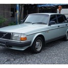  ボルボ 240 セダン　 （シルバーグリーンメタリック） セダンの画像