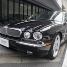  ジャガー XJ スーパーV8 ポートフォリオ　限定車スーパーチャジドワンオーナー記録簿 （チェリーブラックメタリック） セダンの画像