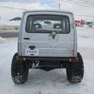  スズキ ジムニーシエラ 1.3 4WD　16バルブ　プラドホーシング （シルバーメタリック） クロカン・ＳＵＶの画像