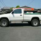  トヨタ ハイラックス Sキャブ3.0デイ-ゼル標準ボデイ4WD　 （ホワイト） ピックアップトラックの画像