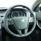  ボルボ V40 D4 ディーゼルターボ　登録済み未使用車　ナビパッケージ （オニキスブラックメタリック） ハッチバックの画像