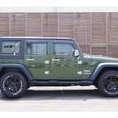 ジープ ラングラー アンリミテッド スポーツ 4WD　ディーラー車 4×4 M/Tタイヤ （ジープグリーンメタリッククリアコート） クロカン・ＳＵＶの画像