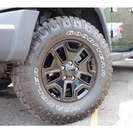  ジープ ラングラー アンリミテッド スポーツ 4WD　ディーラー車 4×4 M/Tタイヤ （ジープグリーンメタリッククリアコート） クロカン・ＳＵＶの画像