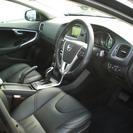  ボルボ V40 T3 SE　弊社デモカー　レザーパッケージ （オニキスブラックメタリック） ハッチバックの画像