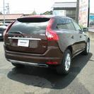  ボルボ XC60 T5 SE　MY2015　弊社デモカー　ベージュレザー （リッチジャバメタリック） クロカン・ＳＵＶの画像