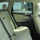  ボルボ XC60 T5 SE　MY2015　弊社デモカー　ベージュレザー （リッチジャバメタリック） クロカン・ＳＵＶの画像