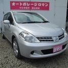  日産 ティーダ 1.5 15M　 （シルバー） ハッチバックの画像