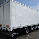  三菱 ファイター 冷蔵・冷凍車・増トン車　 （ホワイト） トラックの画像