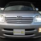  トヨタ ノア 2.0 L　自動ドア ナビ F・Rカメラ HID 17インチAW （ライトピンクメタリック） ミニバンの画像