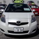  トヨタ ヴィッツ 1.3 F 4WD　 （パール） ハッチバックの画像