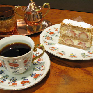 【終了】コーヒー高久　人形町のコーヒー専門喫茶店　女性募集　コーヒーや喫茶店がお好きな方大歓迎！長期勤務希望の方の画像
