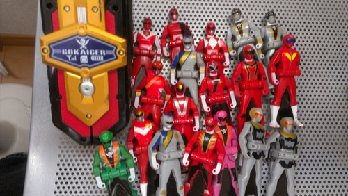 ゴーカイジヤー、モバイレーツ、レンジャーキーセットで。
