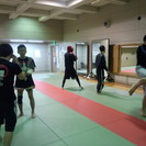 未来のスター選手を育てませんか？キックボクシングミット持ちトレー...