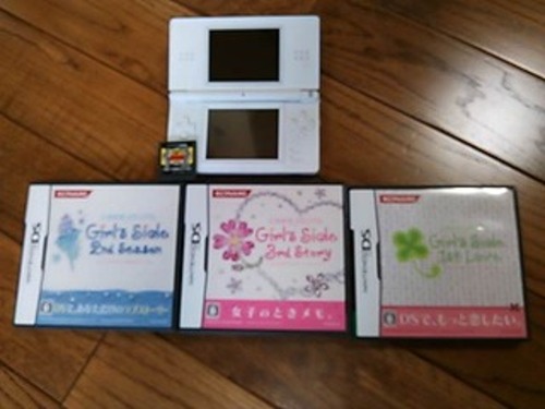 中古NINTENDO　DS　lite　お譲りします。