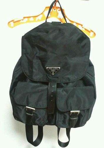 【正規品・USED】プラダのシンプルなリュック