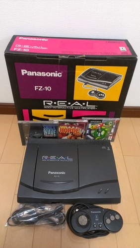 Panasonicの『３DO REAL』本体と３本のソフト