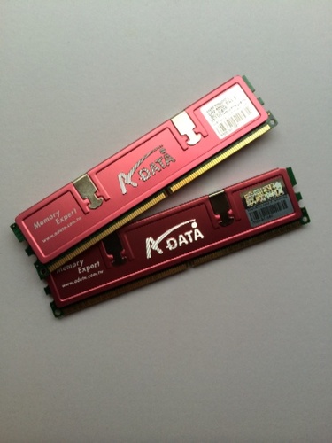 2GBメモリ×2枚 計4GB ADATA ddr2-800