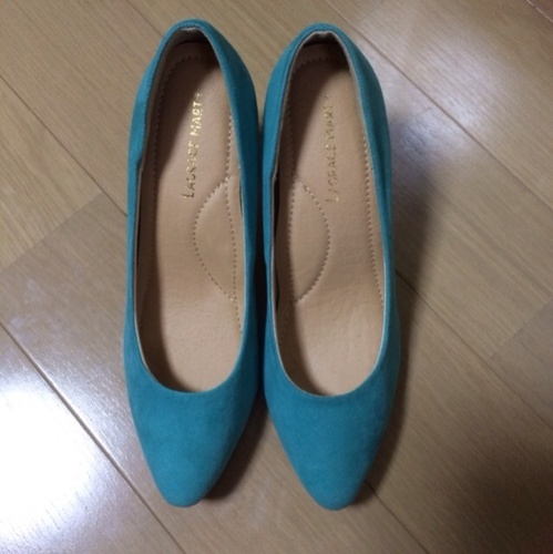 新品未使用パンプス