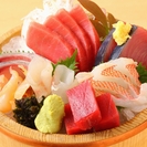 鎌倉　小町通りの海鮮居酒屋「潮風料理 舵屋」ランチ・ディナーのホール・キッチンスタッフ募集！の画像