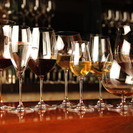 ワインバーのホールスタッフ募集中！！！アルバイト・社員同時募集！！！の画像