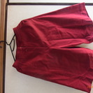 半値！茜色の服。可愛い赤色の半ズボンスーツ。ウール１００％．２点セットで１５００円。いま半値、75０円！！！の画像