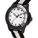 GUCCI Gタイムレス ホワイト文字盤 100M防水 デイト YA126243