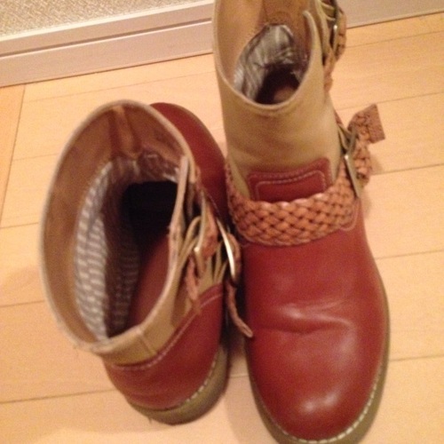 とっても可愛いブーツ1600円24、24.5