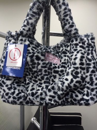 受付終了　送料込み！　新品タグ付　Ａｍｉｃａ　Ｍｏｄａ　ＭＯＤＡ　ＩＴＡＬＹ