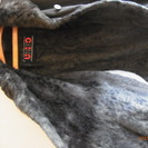 上質の未着用紺色上質なコート。襟と裏はファー付き。暖かくて、お洒落。980円。再投稿、9月20日現在受付中の画像