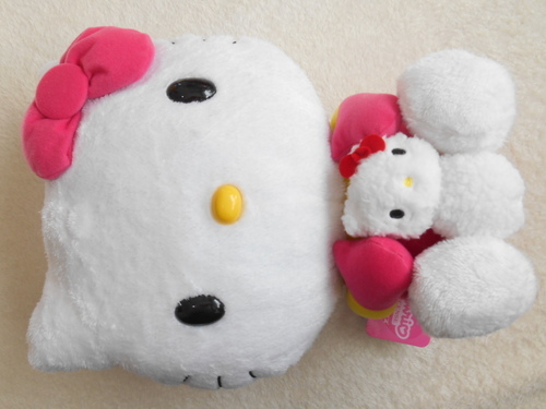 新品　非売品　ハローキティ　ハイパージャンボ　ゆきだるまぬいぐるみ
