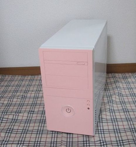 ピンクのかわいいPCケース☆美品