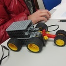 小中学生が取り組むロボット製作の手助けをしていただきます。補助的業務から発展的業務まで、間口が広く奥が深い仕事です。の画像