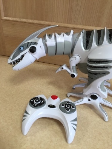 リモコンで動く！メカザウルス