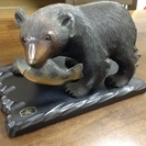 北海道木彫り熊の置物の画像