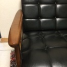 カリモク60kチェア 2シーターソファ 皮黒の画像