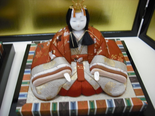 値下げ。家具卸廃業未使用新品　ひな人形　最高級木目込み７段飾り。　一秀作・桂雛　木製展示台他付属付きセット