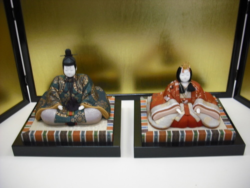 値下げ。家具卸廃業未使用新品　ひな人形　最高級木目込み７段飾り。　一秀作・桂雛　木製展示台他付属付きセット