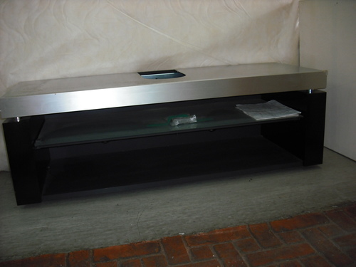 未使用新品　大型テレビボード。　ＨＩＴＡＣＨＩ　ｗ１４０ｄ５１ｈ４７、９０ｋｇグレー鏡面