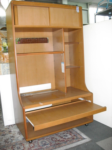 値下げ。廃業未使用展示家具　木製和机・パソコンデスク・座机　収納・スライドテーブル・キャスター・コンセント付き　座用パソコンデスク。　ｗ９０ｄ５３（７８）ｈ１４８ｃｍ