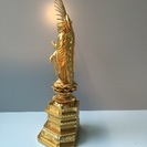 金属の阿弥陀如来像の画像