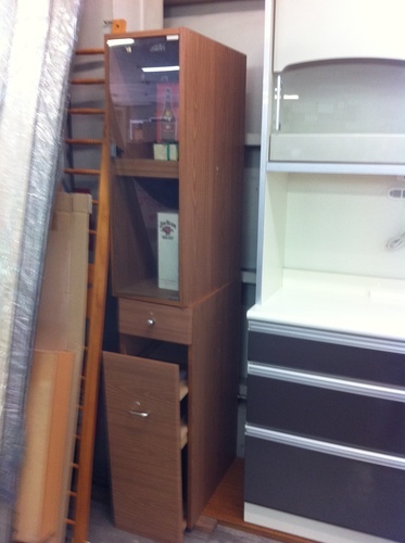 家具卸廃業未使用展示品　スキマ家具。　ｗ３０ｄ５５ｈ１８０　木目　縦置き３０ｃｍ・横置き６０ｃｍ、出来ます。