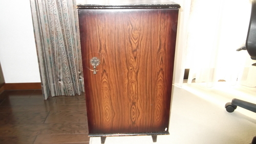 LP・EPレコード多数とレコード収納棚