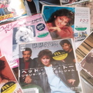 LP・EPレコード多数とレコード収納棚の画像