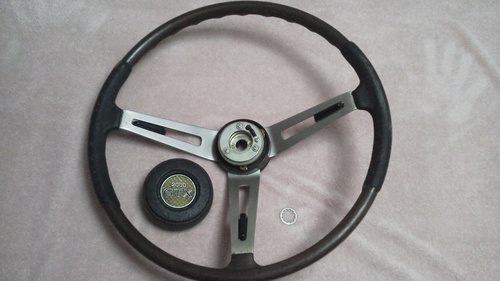 日産スカイライン（ハコスカ）純正　ウッドハンドル