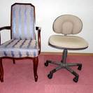 ２３．事務用イス　２台の画像